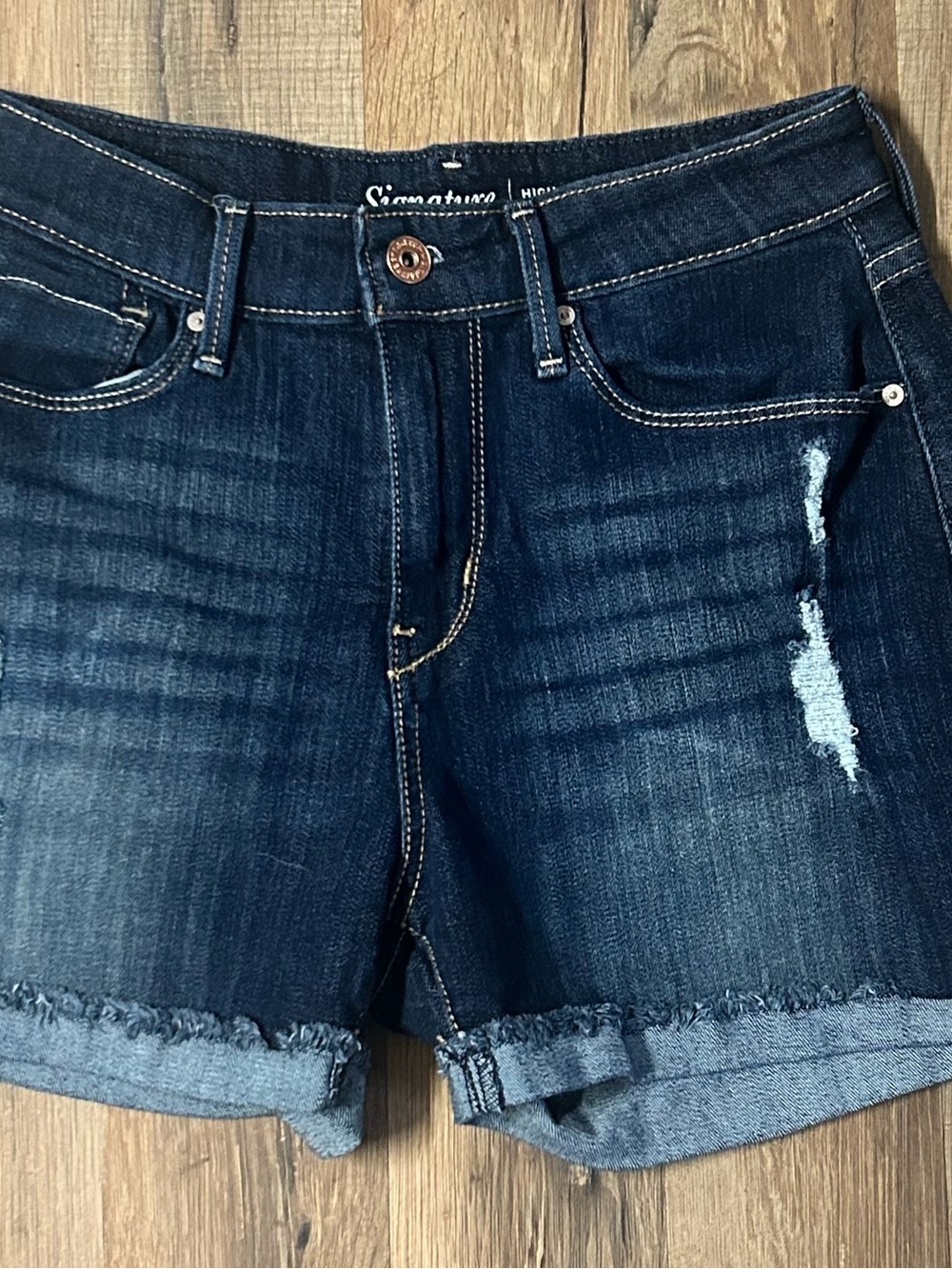 Signature by Levi Strauss High Rise Denim Jean Shorts Women’s Size 4 Waist 27
